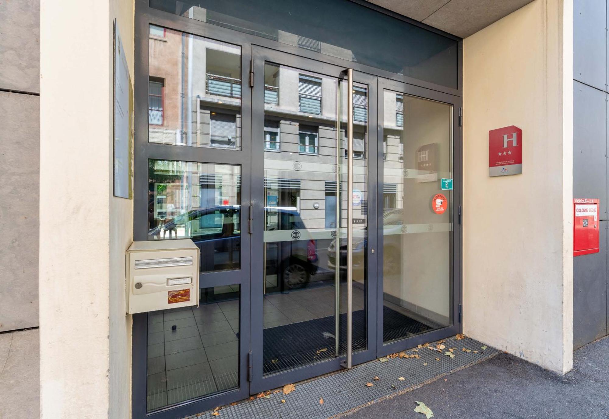 B&B HOTEL Lyon Caluire Cité Internationale Esterno foto